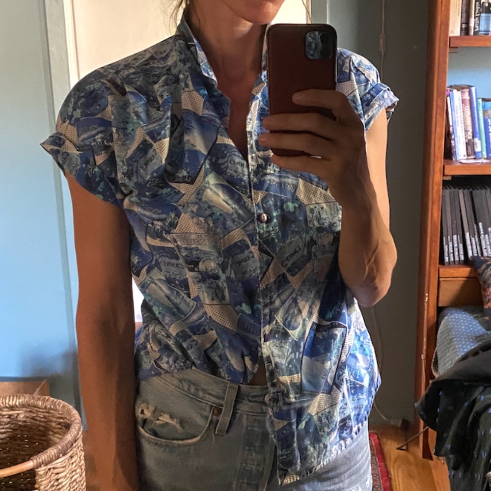 vintage button down Holliday shirt